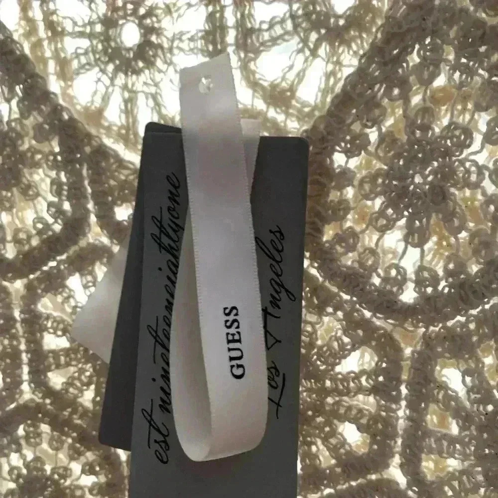 GUESS sz M - nwt - Picture 6 of 8